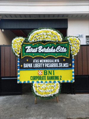 Papan Bunga Duka di Pondok Pucung